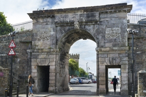 Road passing through arch, Bishops Gate, Derry City Walls, Londonderry, Northern Ireland, United Kingdom