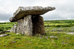 Irland - Steingrab in The Burren - Poulnabrone
